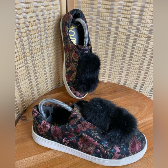 🔶 Sam Edelman Leya Puff Fashion Sneakers, Black Bird Print With Black Pom Pom - Picture 2 of 8
